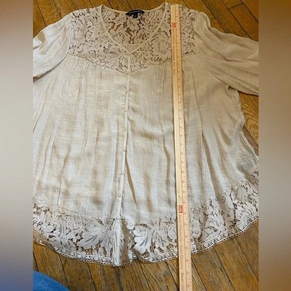 Zac & Rachel Cream Lace Blouse - Picture 5 of 8